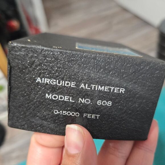 Airguide Altimeter Model 608, designed to measure altitude up to 15,000 feet. - Picture 8 of 8